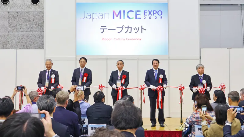 過去開催時の開会セレモニーの様子